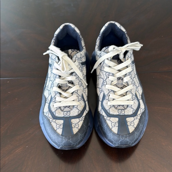 Gucci Black and Cream Sneakers Modern Design - Picture 6 of 10